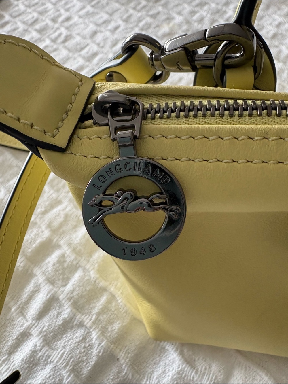 Longchamp Mini Top-Handle Bag in Lime Leather - Picture 3 of 9